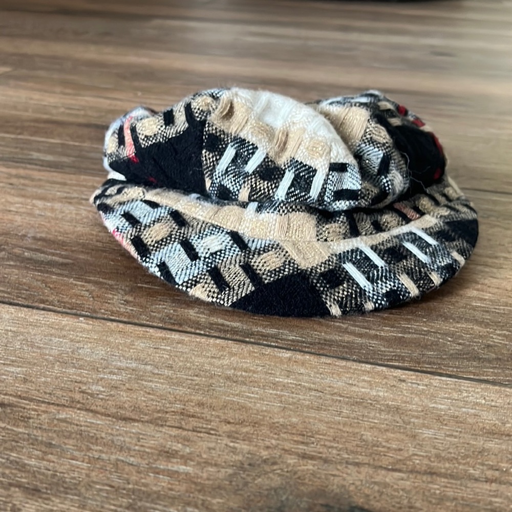 Burberry hat